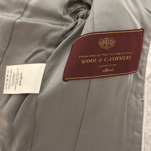 Aritzia Wilfred wool and cashmere light grey coat - Picture 5 of 7